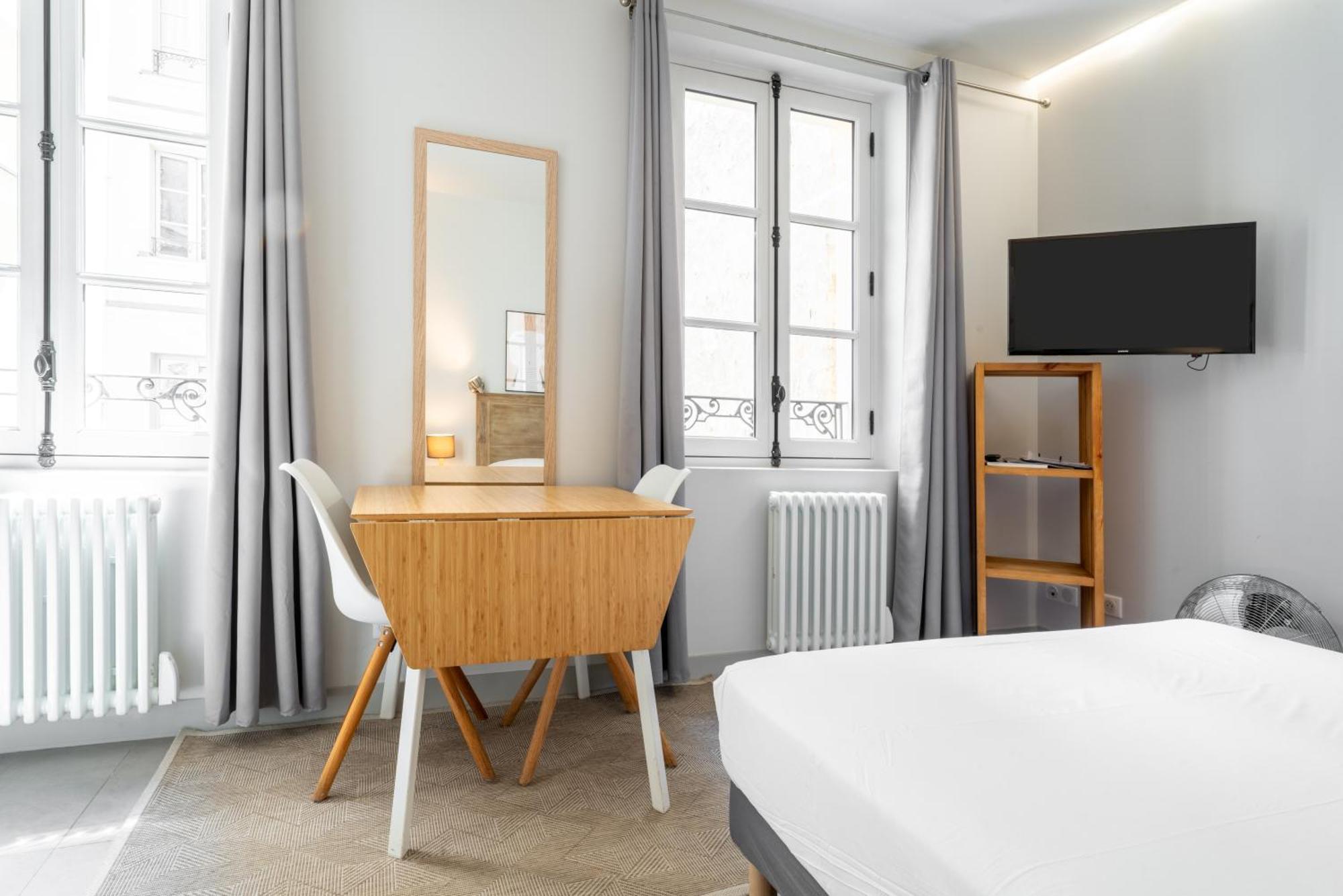 Apparts De L'Oncle Louis Versailles Exterior foto
